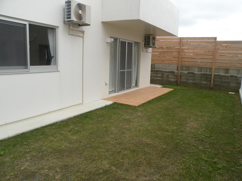 Вілла Chibana Terrace Okinawa Екстер'єр фото